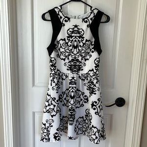 B.Darlin Juniors Size 11/12 Sleeveless Black & White Fit & Flare Dress